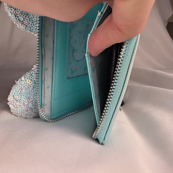 🎀 Disney Minnie Mouse Sequin Bow 🌈 Seafoam Pastel Tie Dye Loungefly Zip Wallet - Picture 9 of 9